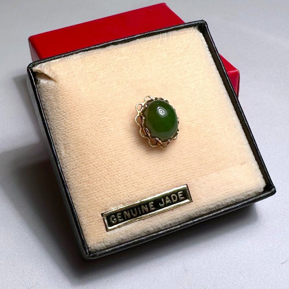 Vintage Genuine Jade Oval Cabochon Bezel Tie Tack Clutch with Chain Pin Boxed